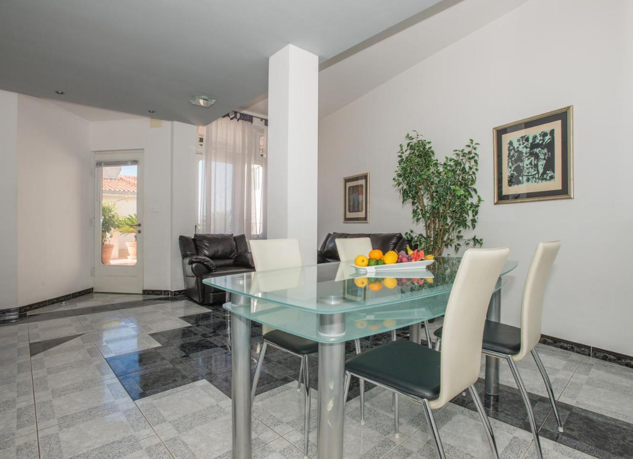 Apartments Marcela Makarska Bagian luar foto