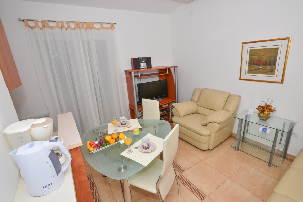 Apartments Marcela Makarska Bagian luar foto